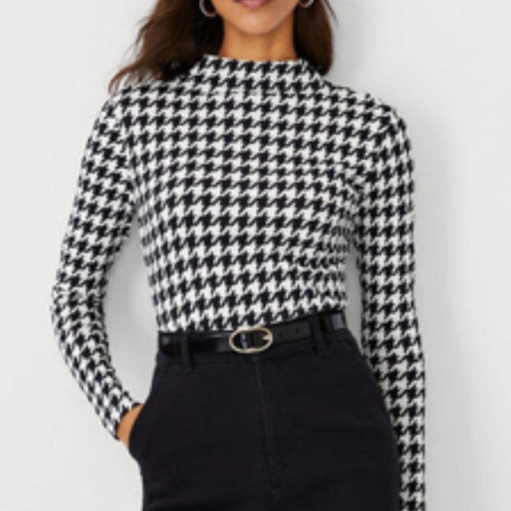 BNWT Ann Taylor Houndstooth blouse. Cleaning out my closet. Make me an offer.